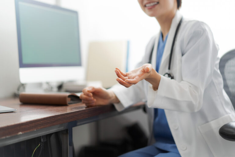 「健診」は近くのクリニックで「分娩」は総合病院で